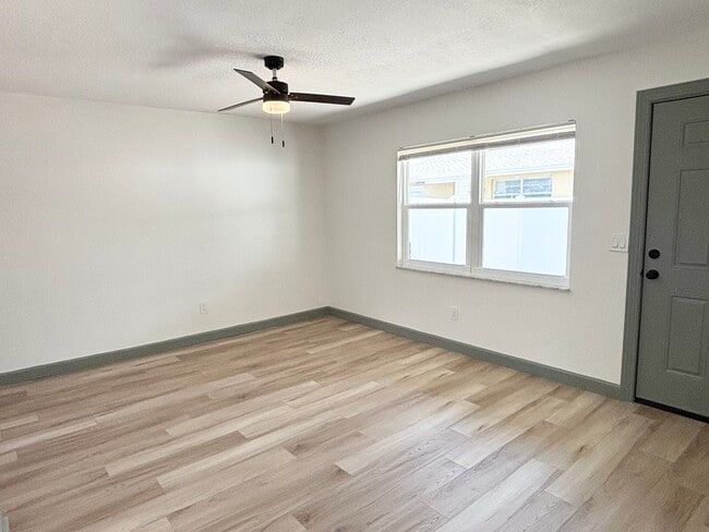 510 91st Ave N, Unit 508 in St. Petersburg, FL - Foto de edificio - Building Photo