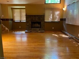 17 Village Way in Vernon, NJ - Building Photo