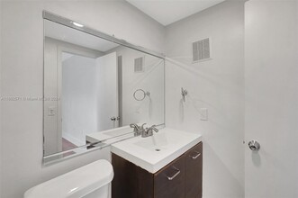 9373 Fontainebleau Blvd, Unit 215 in Miami, FL - Building Photo - Building Photo