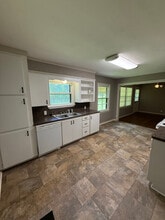 1106 Dawn St in Gilmer, TX - Building Photo - Building Photo