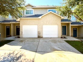 6406 Attucks Ln in San Antonio, TX - Building Photo