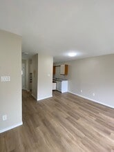 1075 Edgett Rd in Courtenay, BC - Building Photo - Building Photo