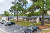 Oakwood Village in Augusta, GA - Building Photo - Building Photo