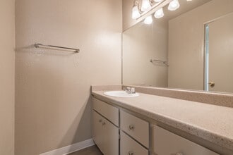 The Meridian in Sacramento, CA - Building Photo - Interior Photo