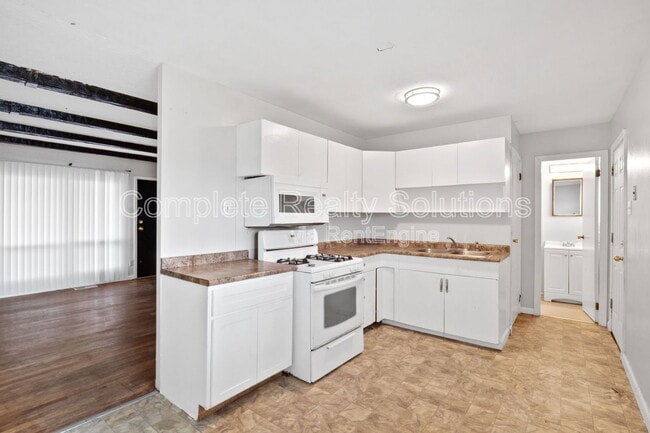 property at 1324 Columbus Dr
