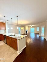 732 Waterford Lake Dr in Cary, NC - Building Photo