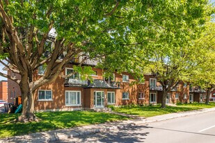 115 Sicard Rue in Ste-Thérèse, QC - Building Photo