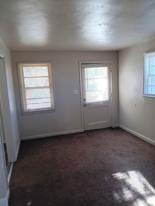 1698 N Garfield Ave in Pocatello, ID - Building Photo