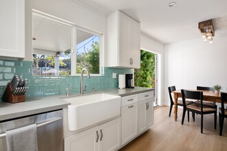1123 Balour Dr in Encinitas, CA - Building Photo - Building Photo