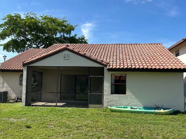 45 Columbia Ct in Deerfield Beach, FL - Building Photo - Building Photo