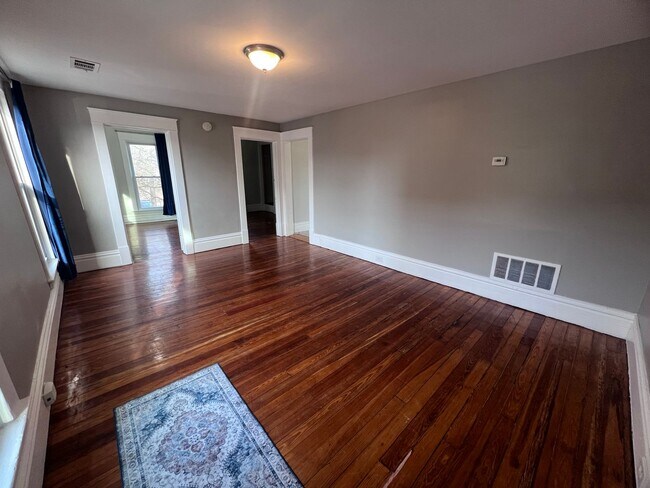 633 Coit Ave NE in Grand Rapids, MI - Building Photo - Building Photo