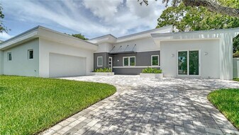 2231 Wood St in Sarasota, FL - Building Photo