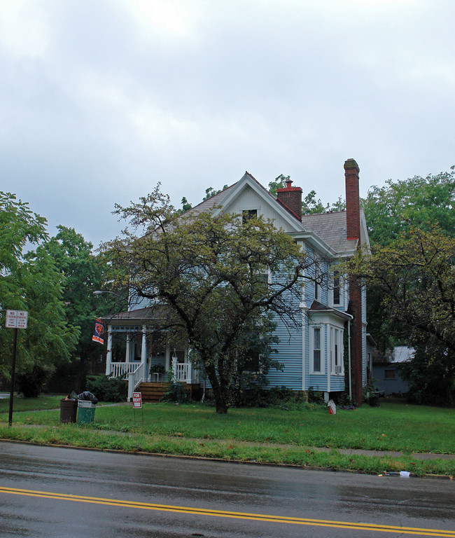 1231 E High St in Springfield, OH - Building Photo - Building Photo