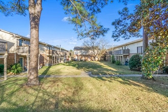 Tiffany Square Apartments in Shreveport, LA - Building Photo - Building Photo