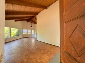 1718 Michael Way in Calistoga, CA - Building Photo - Building Photo