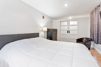 1361 Elm St in Manchester, NH - Building Photo - Building Photo