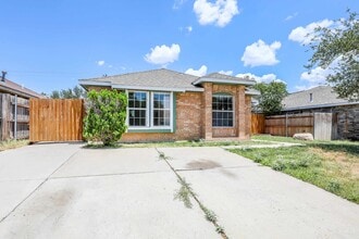 1936 Denmark Ln in Laredo, TX - Building Photo - Building Photo