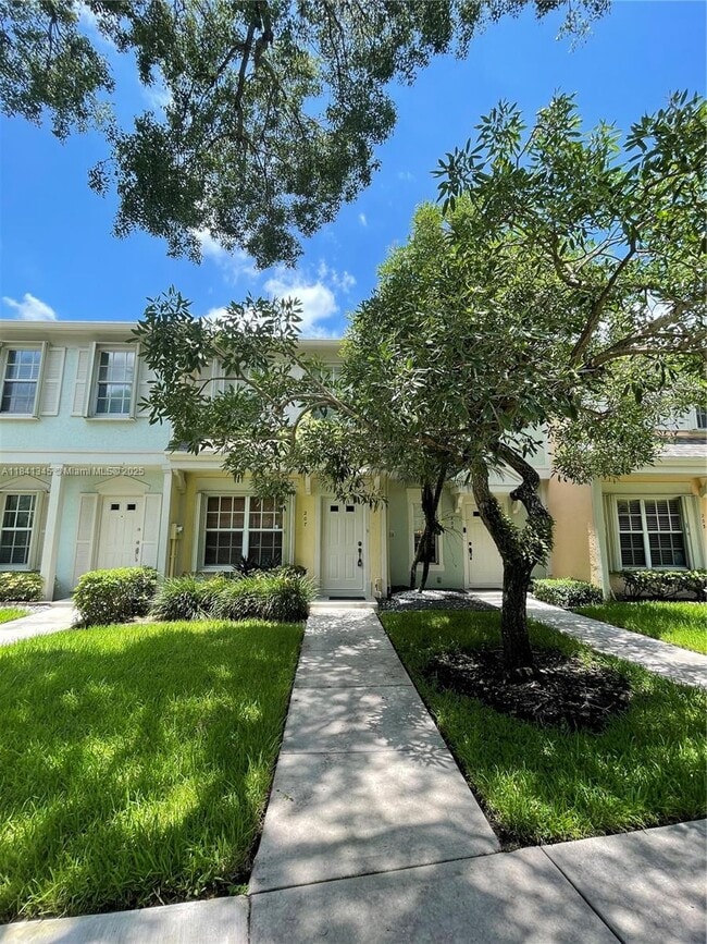 property at 207 Mallory Ct