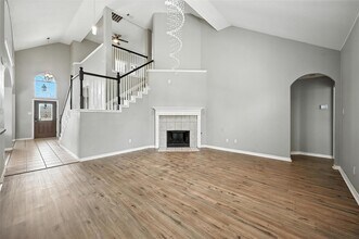 312 Larkspur Ct, Unit 133 in Grand Prairie, TX - Building Photo - Building Photo
