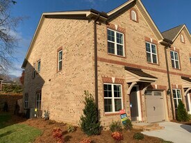 820 Silver Leaf Dr in Winston-Salem, NC - Building Photo