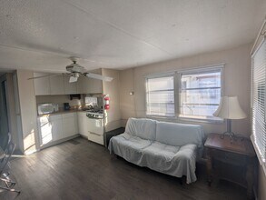 120 Fortner Ave in Lakeland, FL - Foto de edificio - Building Photo