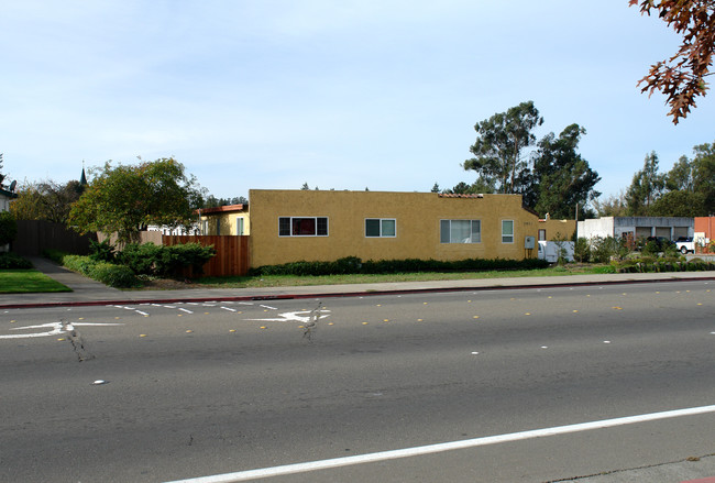 7971 Old Redwood Hwy in Cotati, CA - Building Photo - Building Photo