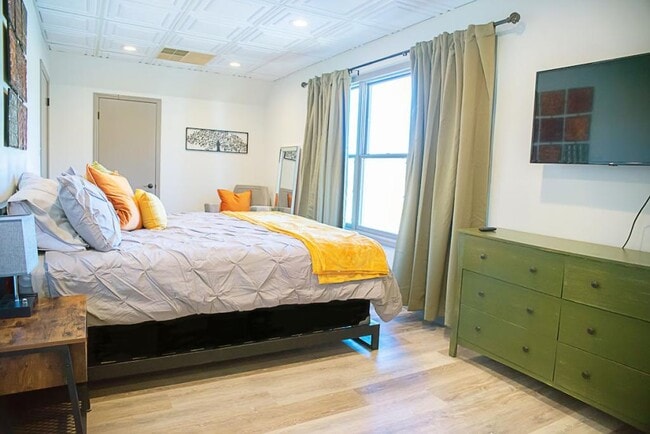 2500 Executive Park Dr NW