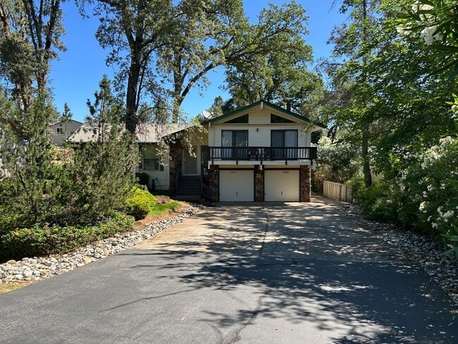 property at 11296 Bobolink Way