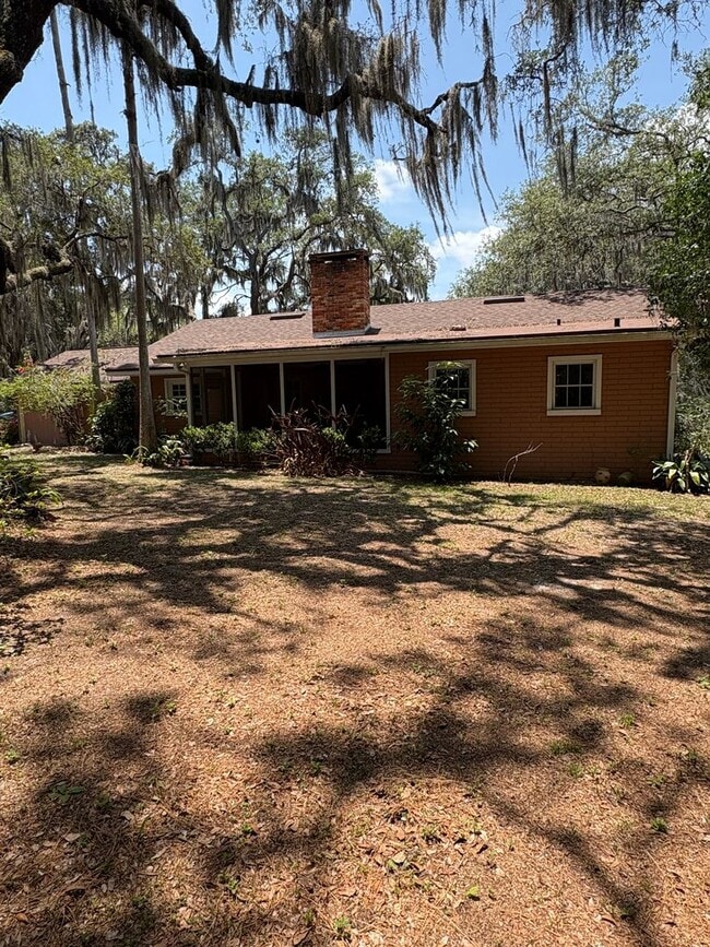 2227 Country Club Rd in DeLand, FL - Building Photo - Building Photo