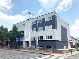 GEORGIA FLATS in Washington, DC - Foto de edificio - Interior Photo