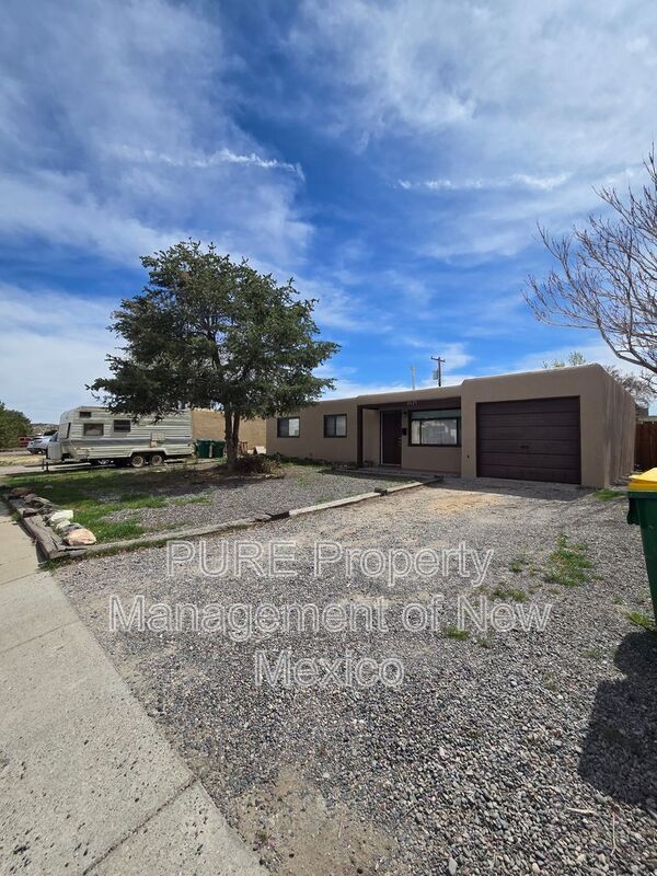 2625 E 22nd St in Farmington, NM - Building Photo - Building Photo