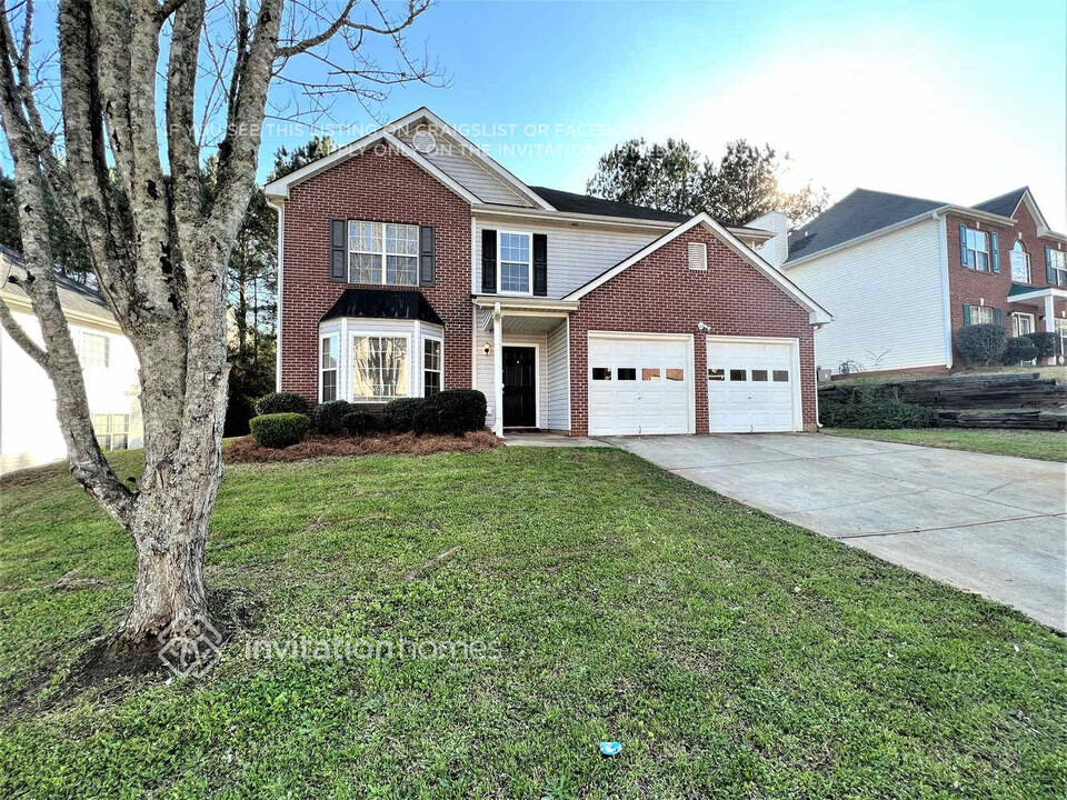 5727 Winchester Pl in Stonecrest, GA - Foto de edificio