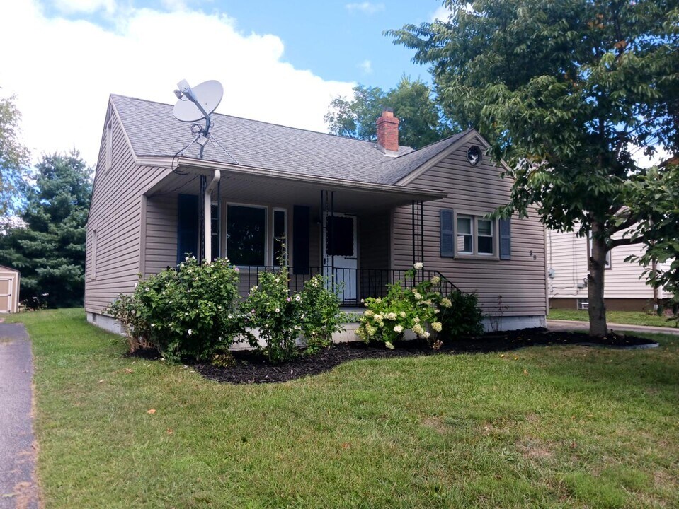 59 W Lewis St in Struthers, OH - Building Photo