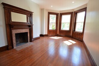 1740 Beacon St, Unit 2 in Brookline, MA - Building Photo - Building Photo