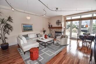 1220 1st St in Coronado, CA - Building Photo - Building Photo