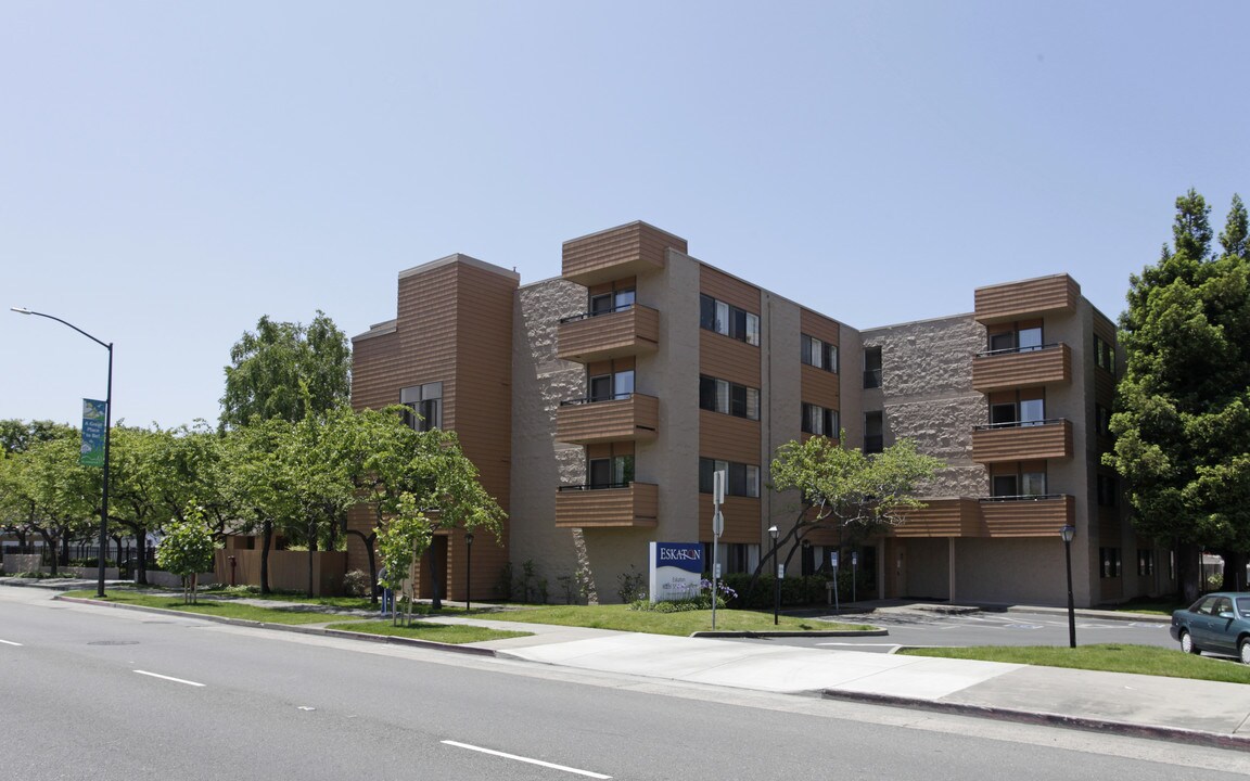 Eskaton Hazel Shirley Manor in El Cerrito, CA - Foto de edificio