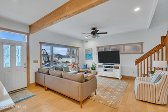 366 River Pl in Manasquan, NJ - Building Photo - Building Photo