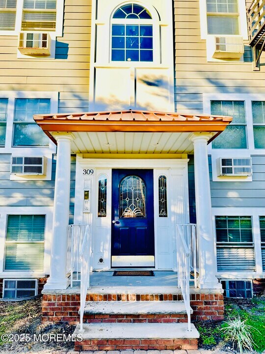 301-309 4th Ave in Asbury Park, NJ - Building Photo
