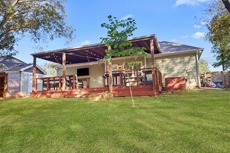 1185 E Jefferson St in Van Alstyne, TX - Building Photo - Building Photo