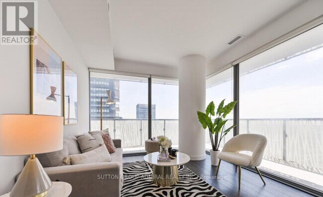 50A Charles St E in Toronto, ON - Building Photo - Building Photo