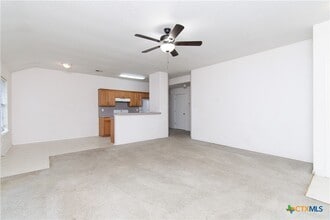 3402 Toledo Dr in Killeen, TX - Building Photo - Building Photo