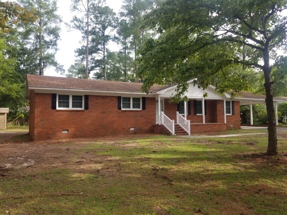 124 Perry Dr in Goldsboro, NC - Building Photo