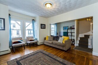 50 Monmouth St, Unit 2 in Boston, MA - Building Photo - Building Photo