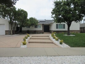 10914 Canby Ave in Los Angeles, CA - Building Photo