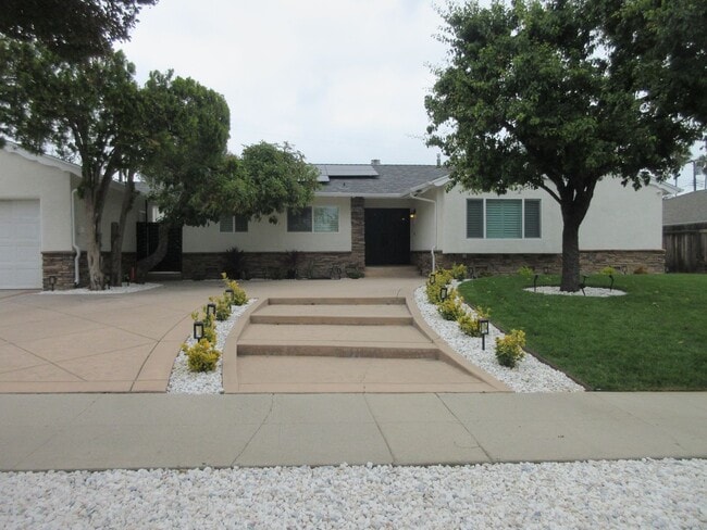 10914 Canby Ave
