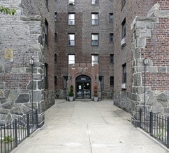 9524 Fort Hamilton Pky in Brooklyn, NY - Foto de edificio - Building Photo