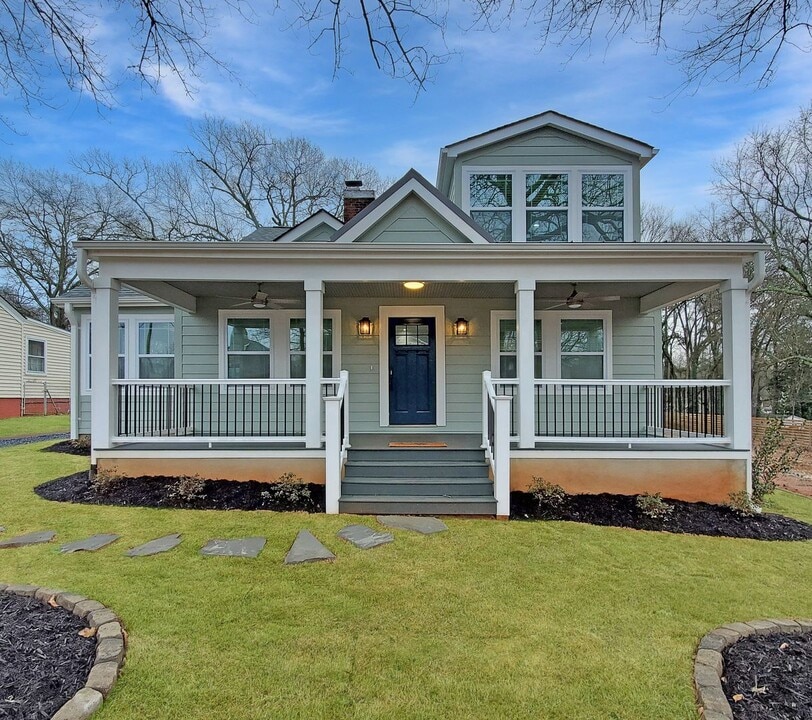 215 Rice St in Greenville, SC - Building Photo
