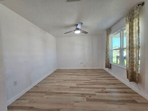 931 Merganser Way in Crestview, FL - Foto de edificio - Building Photo