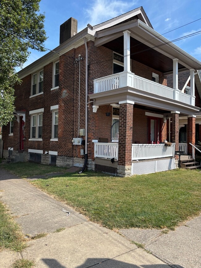 1802 Holman Ave, Unit 2 in Covington, KY - Foto de edificio - Building Photo