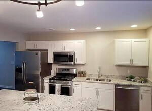 8616 Hickory Ave in Crystal Lake, IL - Building Photo - Building Photo